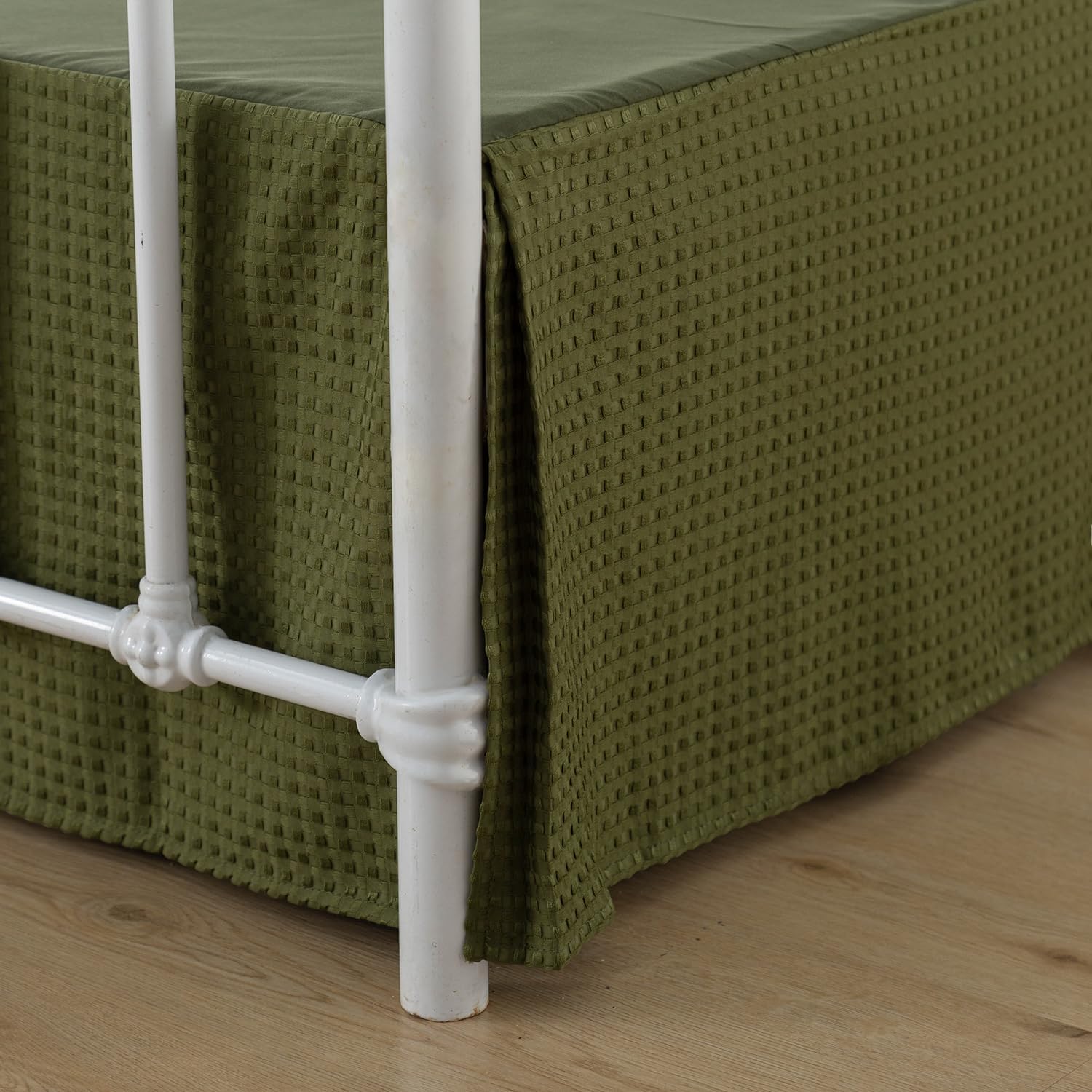 Bed Skirt King Size, Pleated Waffle Weave Bed Skirt with Split Corners, Tailored Dust Ruffle 18 Inch Drop Easy Fit, Machine Washable (Green, King - 18" Drop)