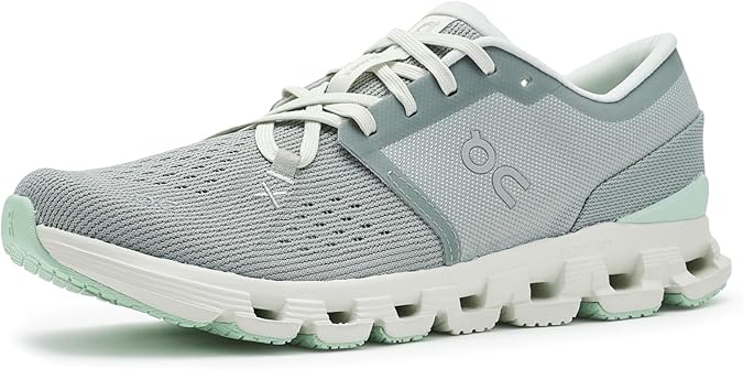 On Womens Cloud X 4