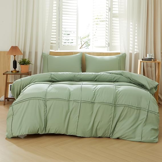 AiMay Duvet Cover Set Queen Size Pintuck Pleated Bedding Set 3 Pieces Textured Ultra Soft Comfy and Breathable All Season Easy Care Solid Color with Zipper Closure & Corner Ties (Green, Queen)