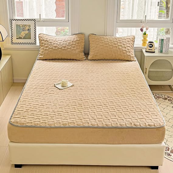 ZIQINPSQ Love Milk Velvet Fabric Fitted Sheet-Cozy Comfy Bed Sheets-Soft Polar Fleece Plush Fitted Sheets with Deep Pocket for 18-24 in Mattress- Suitable for All Season. (Brown, King)