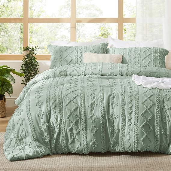 Bedsure Tufted Boho Comforter Set California King - Sage Green Boho Bed Set, GentleSoftTM 3 Pieces Farmhouse-Style Embroidery Bedding, Gifts for Woman, Soft Jacquard Kids' Comforter for All Seasons